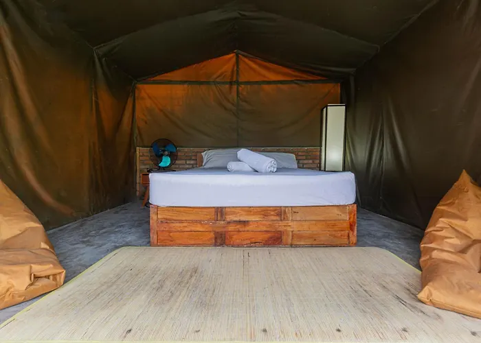 Kubu Selat And Glamping *