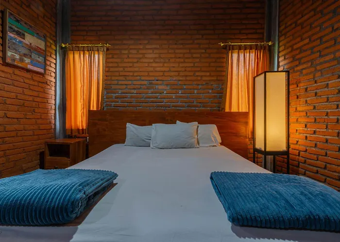 Herberg Kubu Selat And Glamping