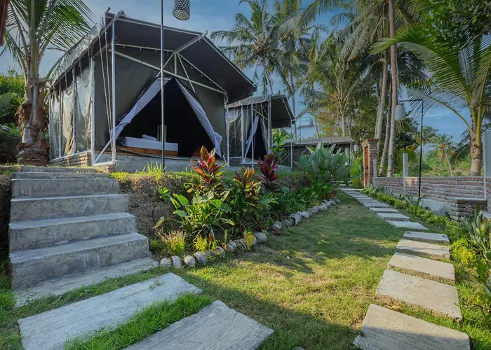 Kubu Selat And Glamping *