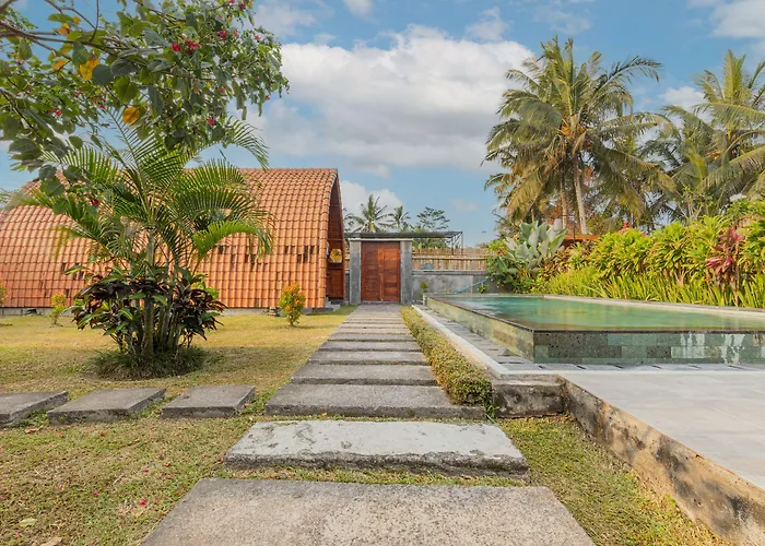 Kubu Selat And Glamping