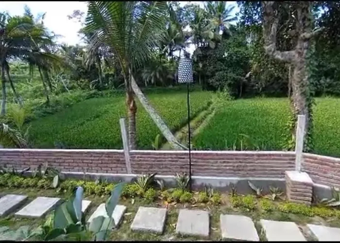 Herberg Kubu Selat And Glamping